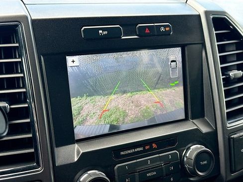 Used 2018 Ford F150 XLT w/ Equipment Group 302A Luxury AWD/4WD image 17