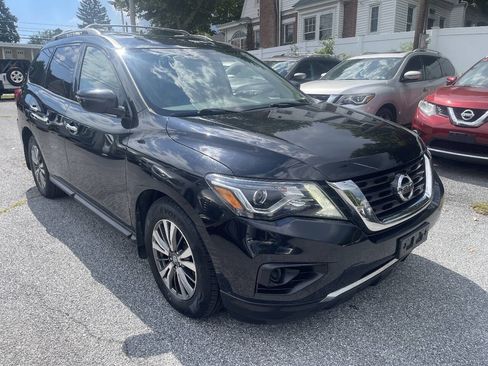 Used 2019 Nissan Pathfinder S AWD/4WD image 3