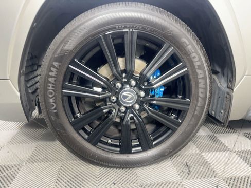 Used 2023 Lexus LX 600 4WD w/ Luxury Package image 11