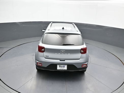 Certified 2021 Hyundai Venue SEL w/ Premium Package image 39