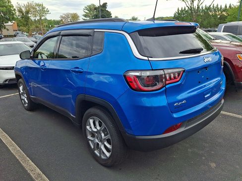 Used 2024 Jeep Compass Latitude AWD/4WD image 3