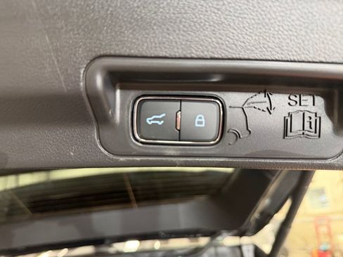 Used 2025 Ford Explorer ST image 27