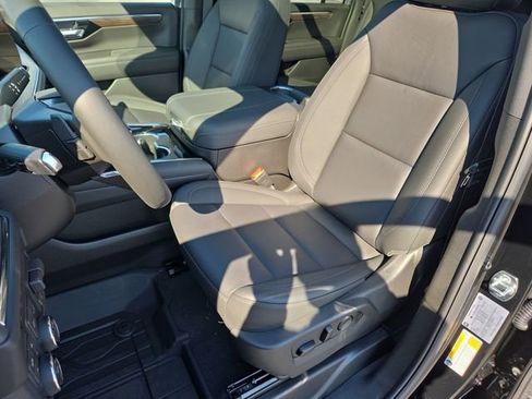 New 2025 Chevrolet Suburban Z71 w/ Z71 Off-Road Package image 20