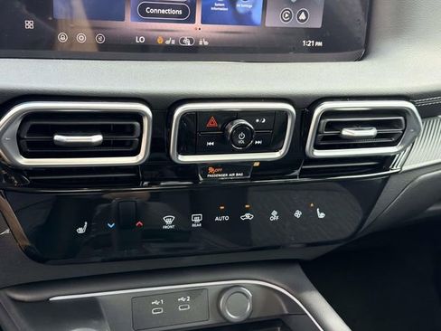 New 2026 Nissan Sentra SV w/ SV Convenience Package FWD image 22