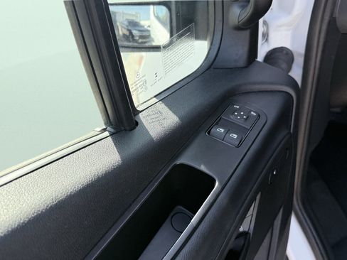 Used 2025 Mercedes-Benz Sprinter 2500 image 22