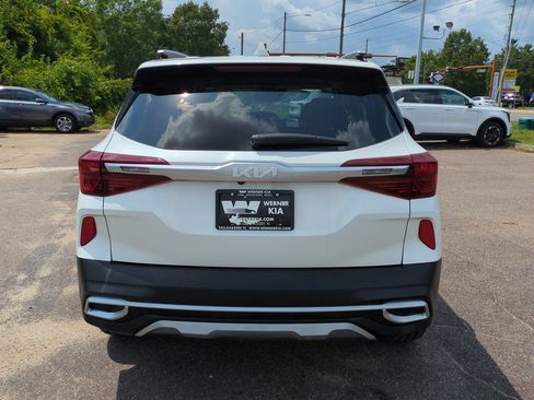 Certified 2023 Kia Seltos SX w/ SX Sunroof Package AWD/4WD image 6