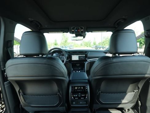New 2026 Jeep Grand Cherokee L Limited AWD/4WD image 25