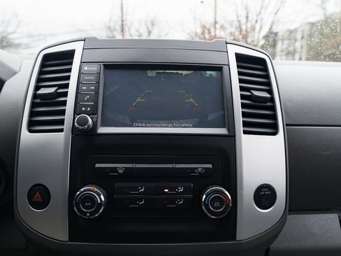 Used 2019 Nissan Frontier SV image 14