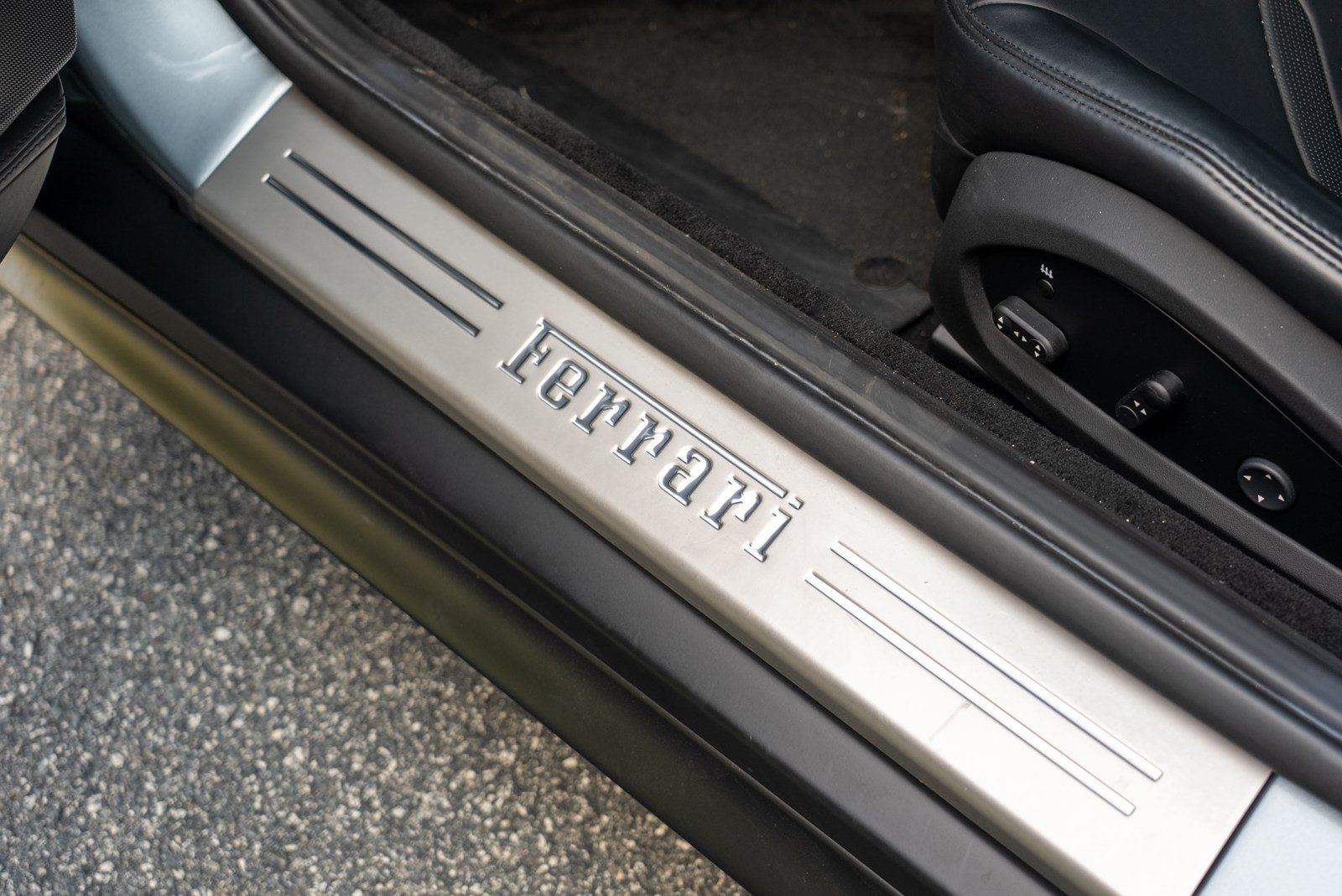 Used 2020 Ferrari 812 Superfast RWD image 30