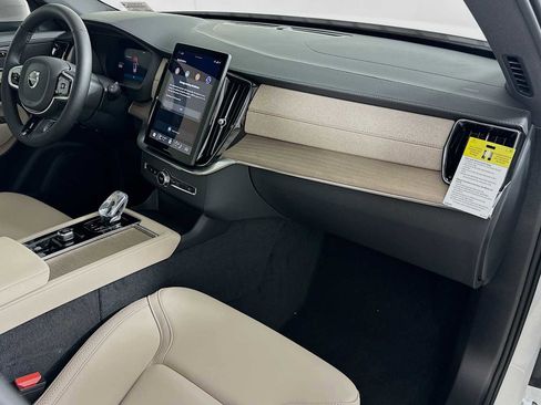 New 2026 Volvo XC90 B5 Core image 28