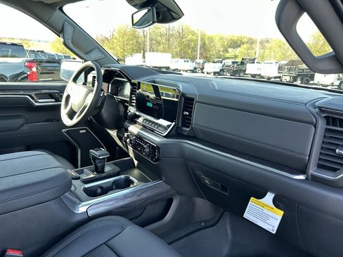 New 2026 Chevrolet Silverado 1500 LTZ w/ Z71 Off-Road Package AWD/4WD image 17