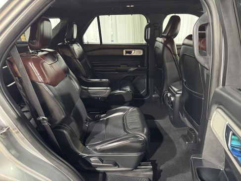 Used 2020 Ford Explorer Platinum w/ Premium Technology Package AWD/4WD image 26