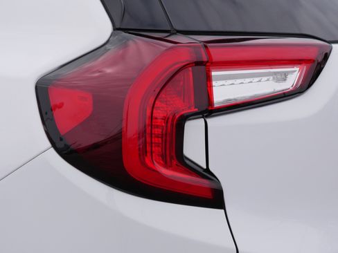 Used 2024 GMC Terrain SLE w/ Driver Convenience Package image 17