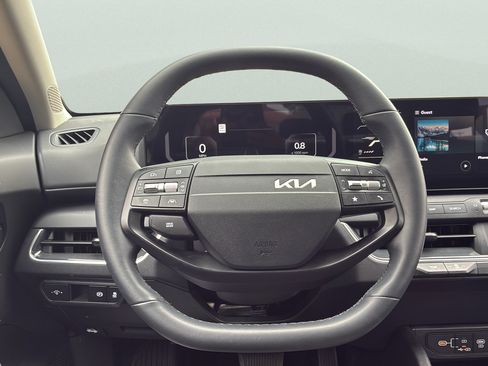 Used 2025 Kia K4 EX FWD image 23