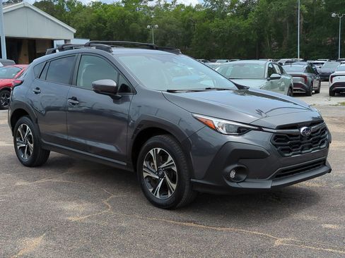 Used 2024 Subaru Crosstrek 2.0i Premium AWD/4WD image 3