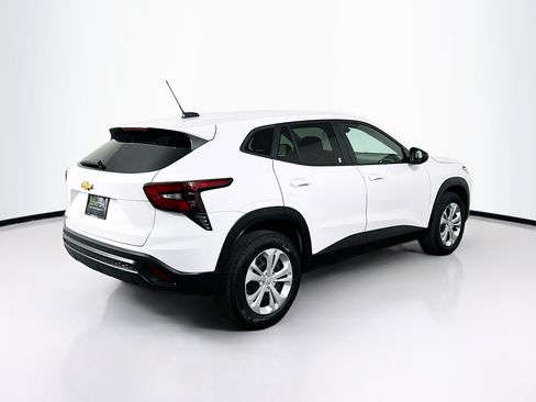 Used 2024 Chevrolet Trax LS FWD image 9