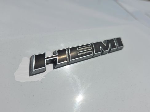 Used 2013 Dodge Challenger R/T image 19