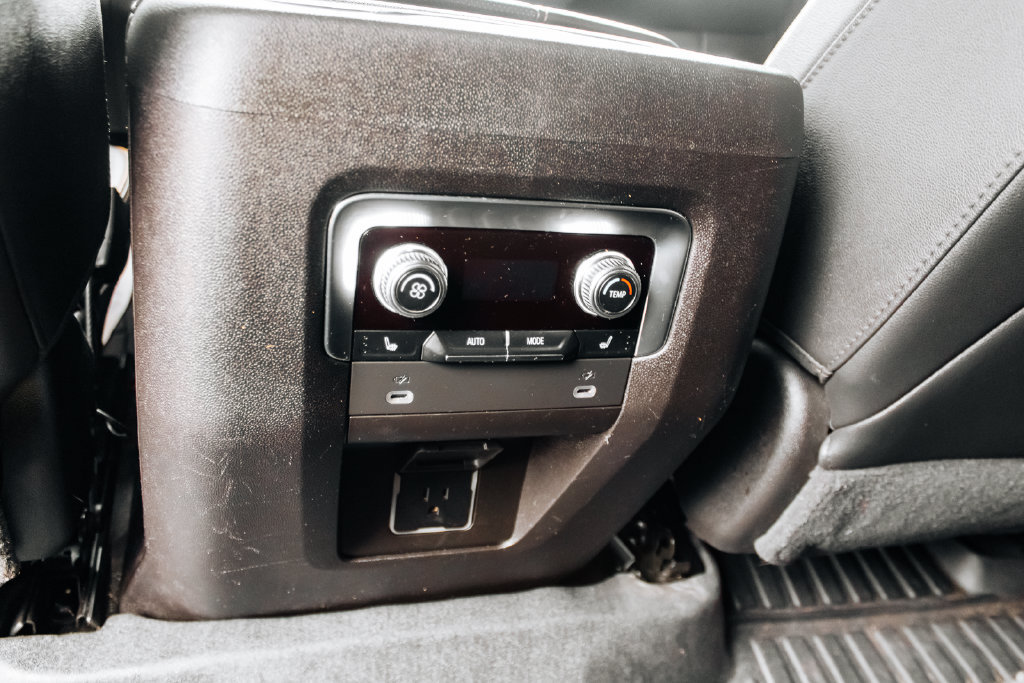 Used 2021 GMC Yukon AT4 w/ Technology Package AWD/4WD image 26