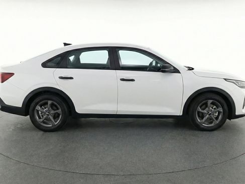 Used 2025 Kia K4 LXS image 11