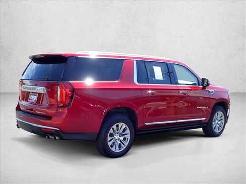 Used 2023 GMC Yukon XL Denali AWD/4WD image 4