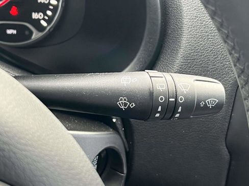 Certified 2021 Jeep Renegade Latitude w/ Luxury Group I image 21