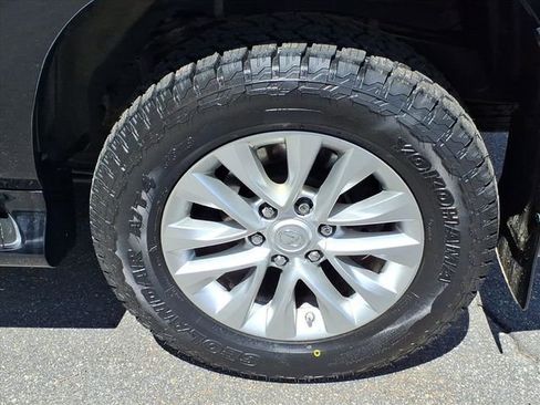 Used 2016 Lexus GX 460 w/ Premium Package AWD/4WD image 9