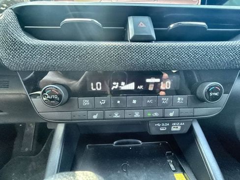 Used 2026 Subaru Outback Limited AWD/4WD image 19