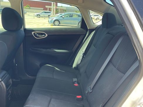 Used 2019 Nissan Sentra SR FWD image 15