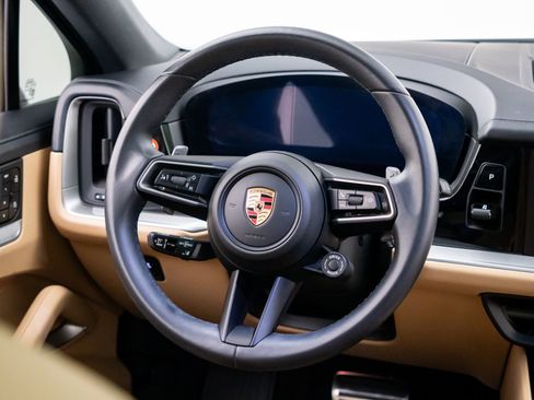 Certified 2025 Porsche Cayenne Coupe AWD/4WD image 12