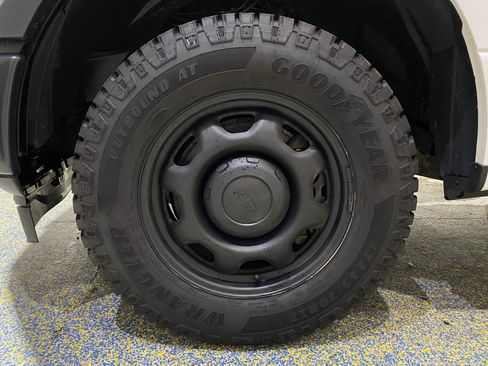 Used 2018 Ford F150 XL w/ XL Power Equipment Group AWD/4WD image 9