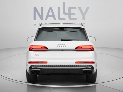 Used 2025 Audi SQ7 Prestige w/ Prestige Package AWD/4WD image 3