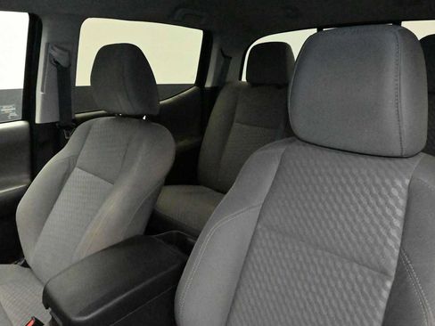 Used 2022 Toyota Tacoma SR AWD/4WD image 21