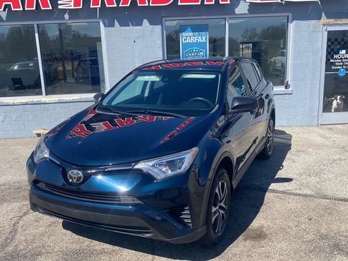 Used 2018 Toyota RAV4 LE w/ All Weather Liner Package AWD/4WD image 26