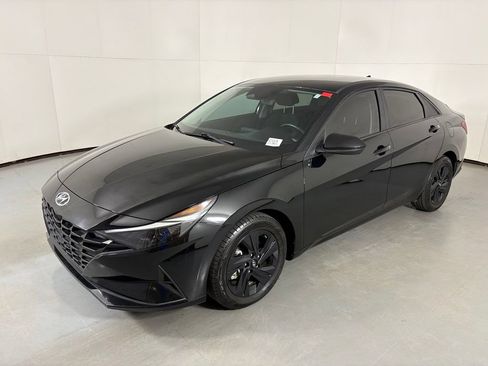 Used 2023 Hyundai Elantra SEL FWD image 4