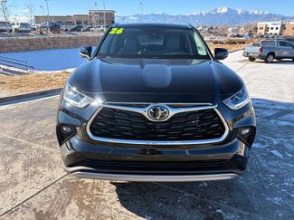 Used 2026 Toyota Highlander Platinum video 2