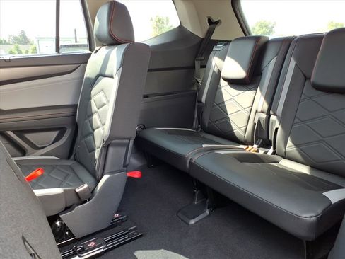 New 2026 Volkswagen Atlas Peak Edition image 11