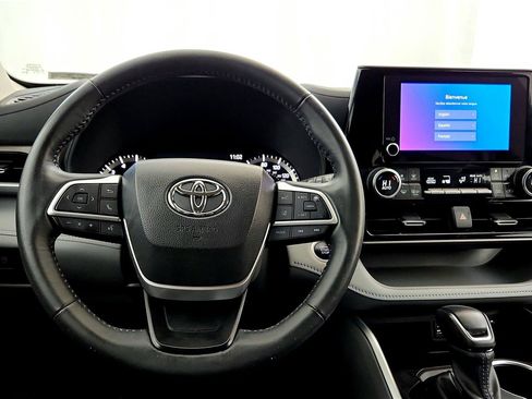 Certified 2024 Toyota Highlander LE image 28
