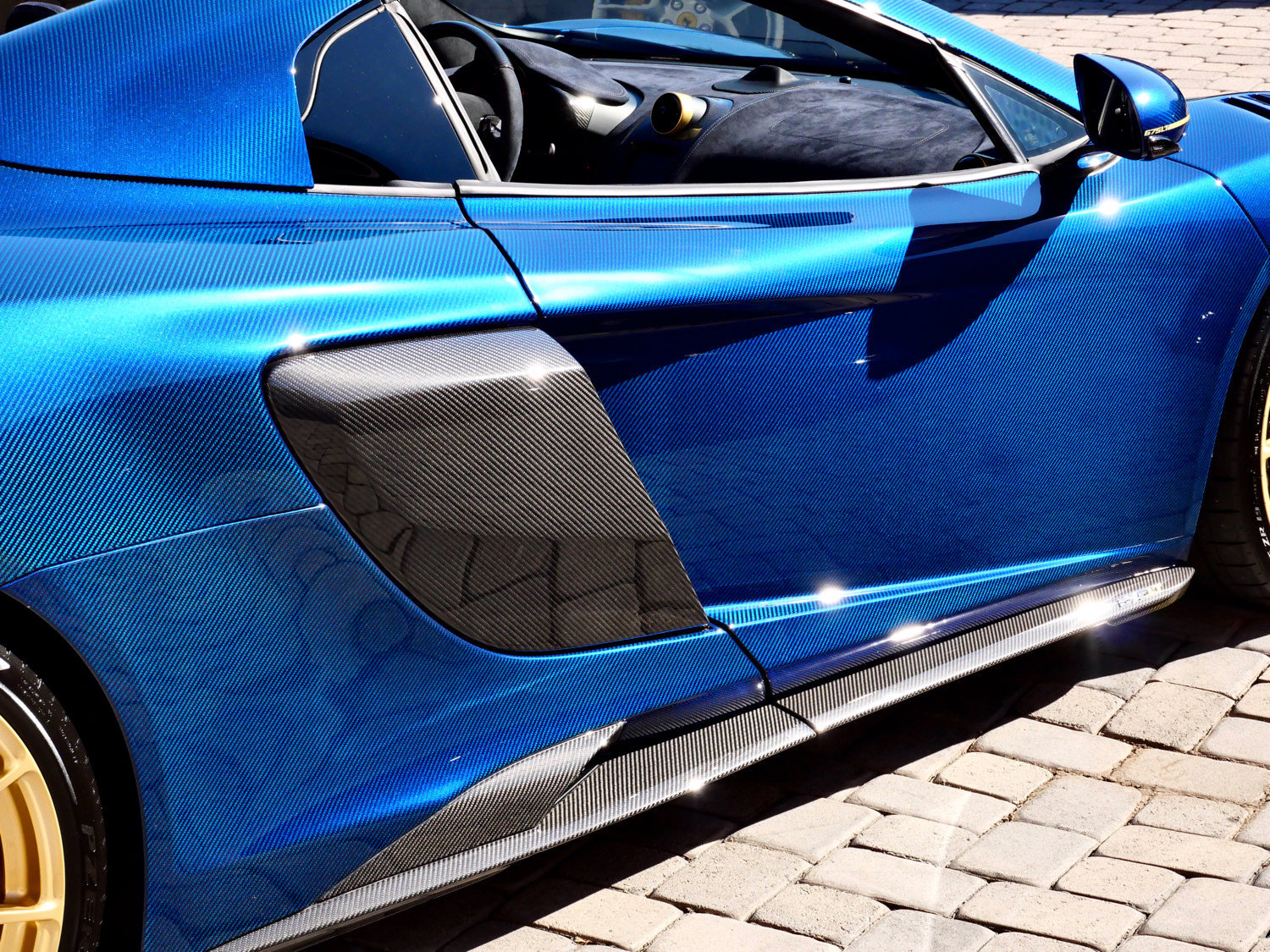 Used 2016 McLaren 675LT Spider RWD image 20