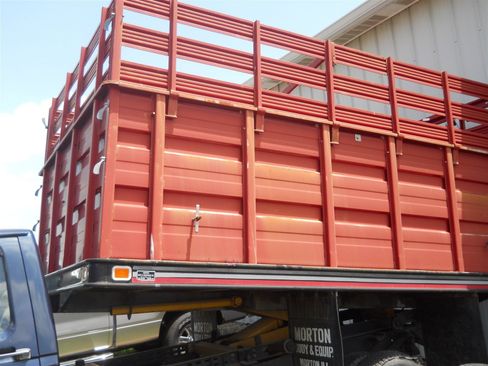 Used 1990 Ford F450 2WD Regular Cab Super Duty image 4