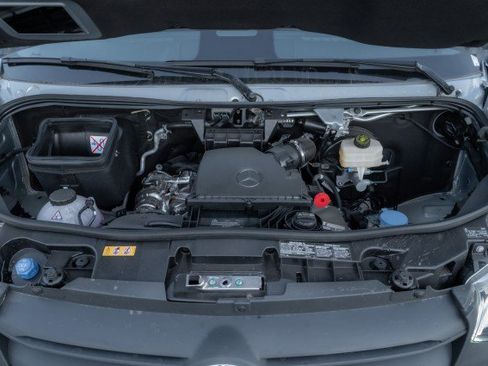 Used 2025 Mercedes-Benz Sprinter 2500 image 21