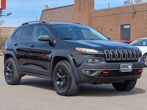 Used 2016 Jeep Cherokee Trailhawk w/ Cold Weather Group AWD/4WD image 2