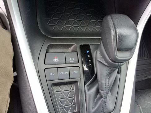 Used 2023 Toyota RAV4 XLE FWD image 15