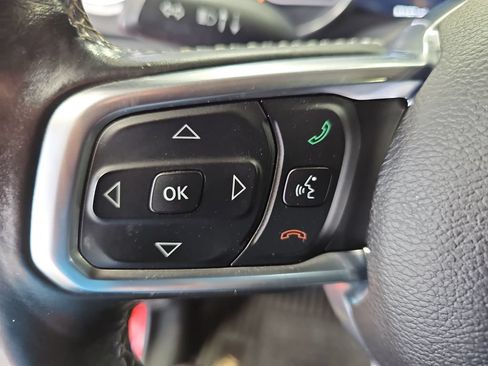 Used 2018 Jeep Wrangler Unlimited Sahara AWD/4WD image 16