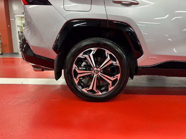 Certified 2025 Toyota RAV4 XSE w/ Premium Package AWD/4WD image 28