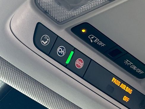 Used 2019 Chevrolet Traverse LT FWD image 22