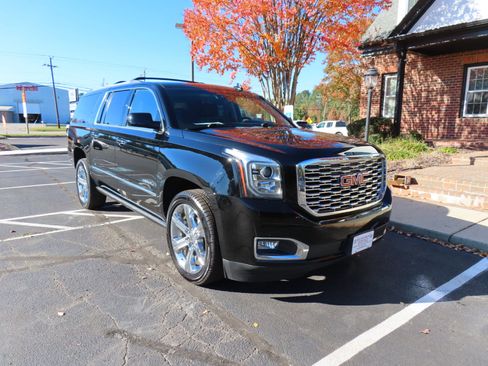 Used 2018 GMC Yukon XL Denali w/ Denali Ultimate Package image 11