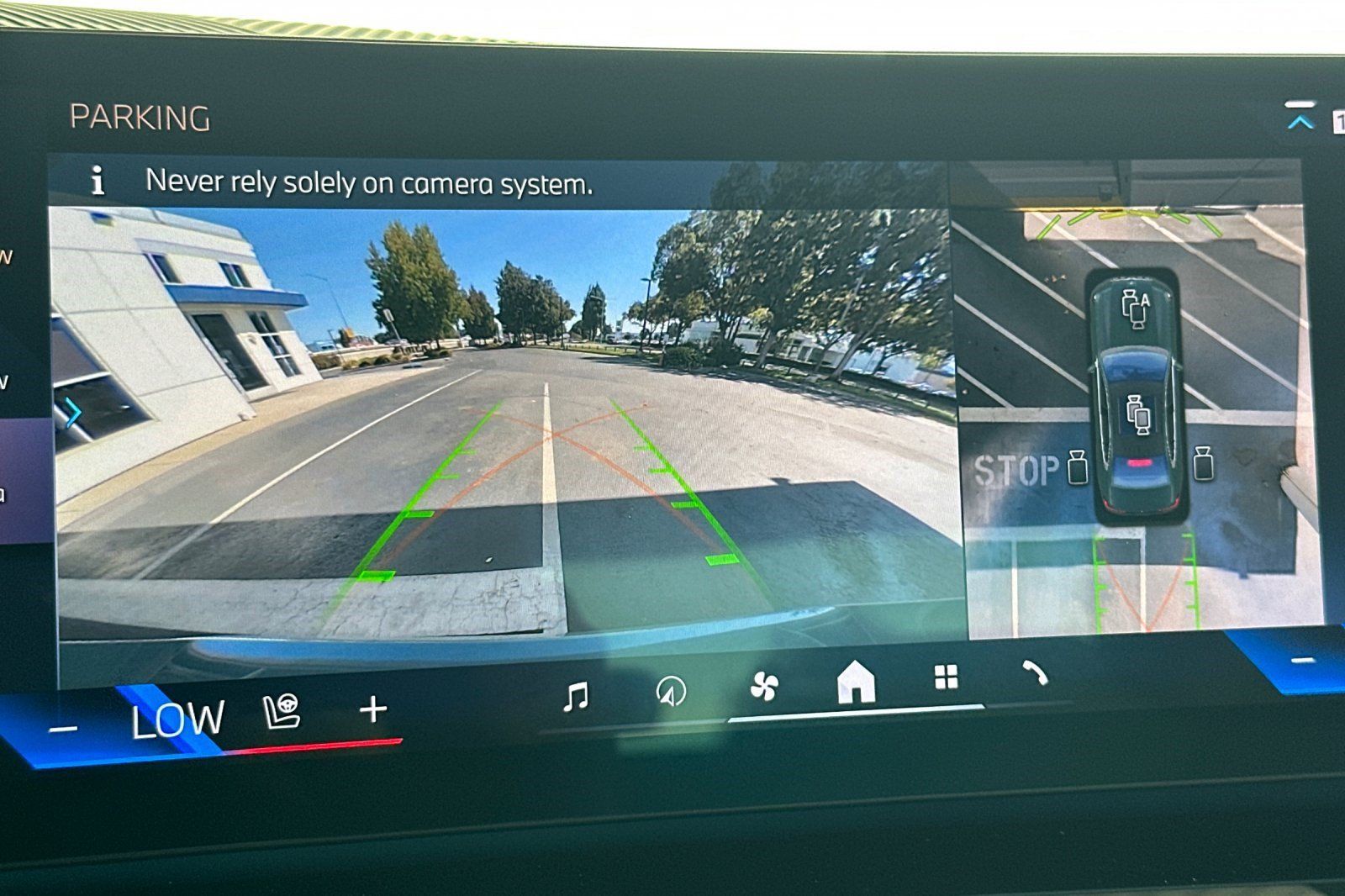 Certified 2024 BMW i5 eDrive40i w/ Premium Package RWD image 26