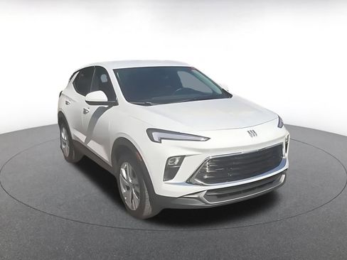 Used 2025 Buick Encore GX Preferred FWD image 3