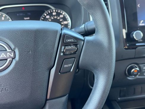 Used 2023 Nissan Frontier SV w/ Tow Package image 13