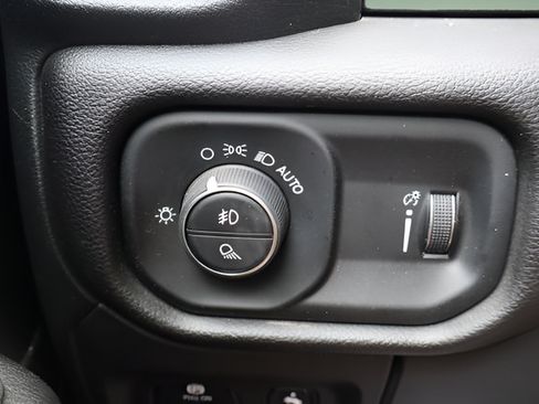 Used 2025 RAM 1500 Big Horn AWD/4WD image 35